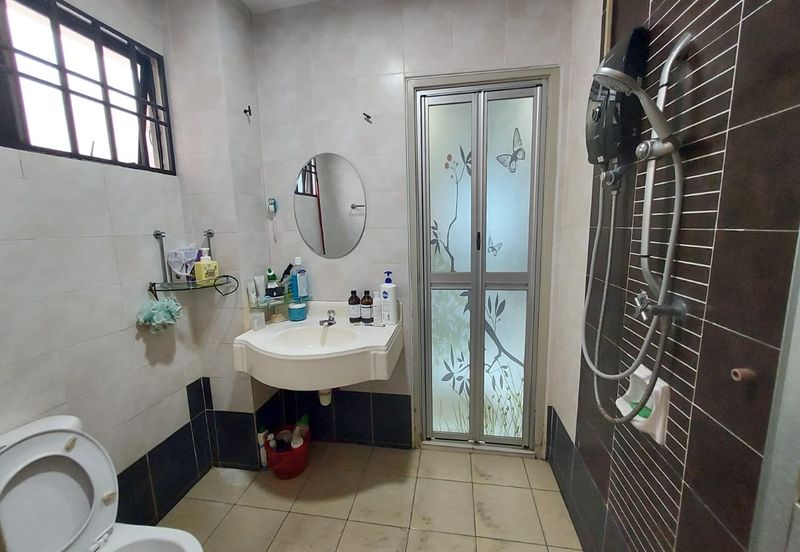 Bandar Puteri Puchong 2 storey 22x75 4 bedrooms fully extended for sale