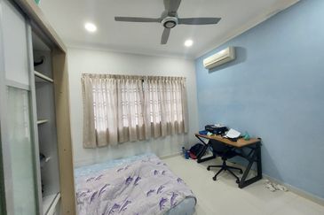 Bandar Puteri Puchong 2 storey 22x75 4 bedrooms fully extended for sale