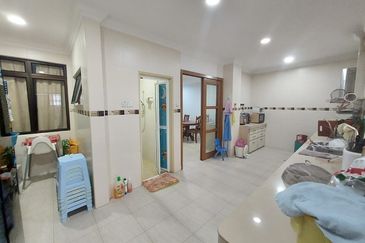 Bandar Puteri Puchong 2 storey 22x75 4 bedrooms fully extended for sale