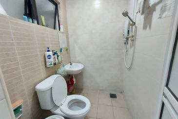 Bandar Puteri Puchong 2 storey 22x75 4 bedrooms fully extended for sale