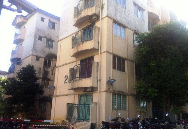 Pangsapuri Cemara, Taman Pinggiran Putra