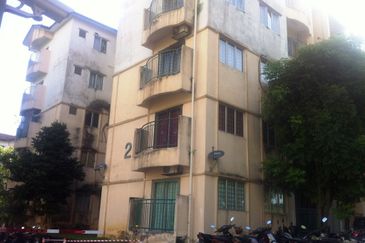 Pangsapuri Cemara, Taman Pinggiran Putra