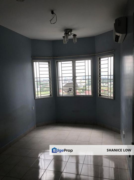 Casa Puteri Bandar Puteri Puchong 900sf 3 bedrooms 2 parking bay for SALE, Selangor, Bandar Puteri Puchong