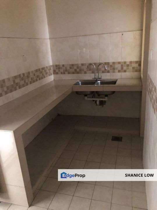 Casa Puteri Bandar Puteri Puchong 900sf 3 bedrooms 2 parking bay for SALE, Selangor, Bandar Puteri Puchong