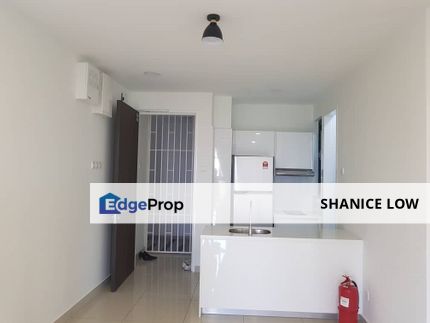 H2O Residences 750sf 3 bedrooms 2 bathrooms semi furnished for RENT, Selangor, Ara Damansara