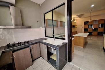 Aman Sari 18, Amansari 18 Puchong 2.5 storey Semi-d for Sale