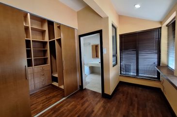 Aman Sari 18, Amansari 18 Puchong 2.5 storey Semi-d for Sale