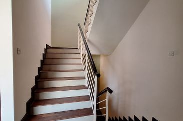 Aman Sari 18, Amansari 18 Puchong 2.5 storey Semi-d for Sale