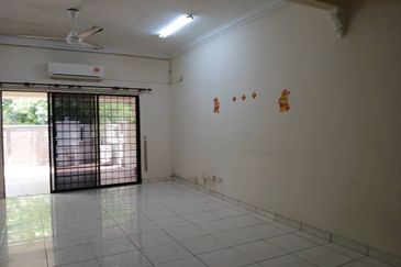 Bandar Puteri Puchong 2 storey 4 bedrooms reno & extended for Sale