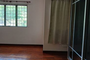 Bandar Puteri Puchong 2 storey 4 bedrooms reno & extended for Sale