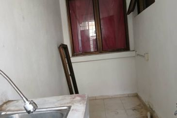 Bandar Puteri Puchong 2 storey 4 bedrooms reno & extended for Sale