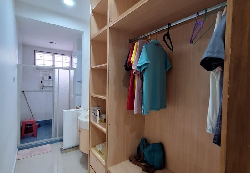 Bandar Puteri Puchong 2.5 storey 5 bedrooms 4 bathrooms fully furnished for rent