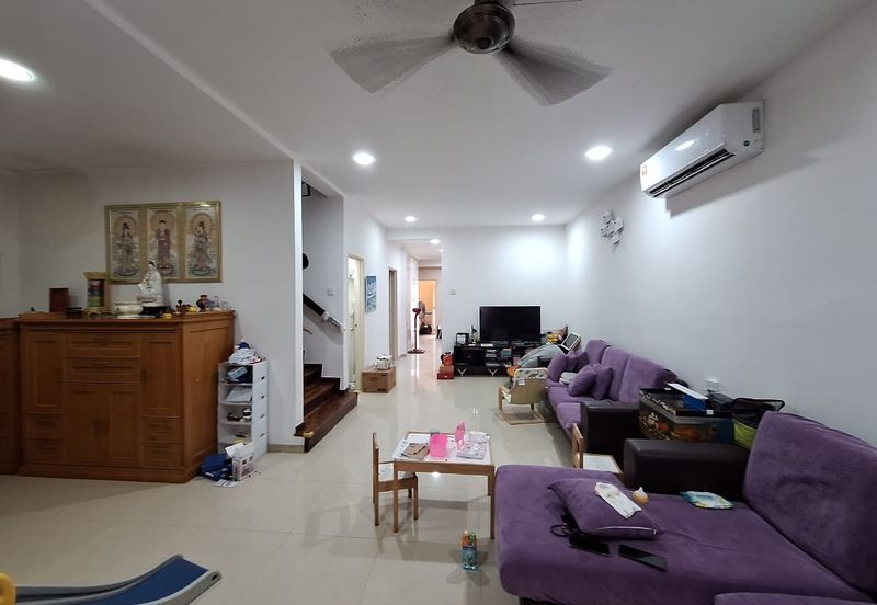 Bandar Puteri Puchong 2.5 storey 5 bedrooms 4 bathrooms fully furnished for rent