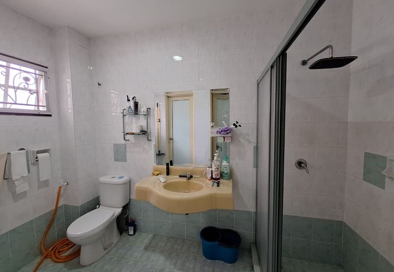 Bandar Puteri Puchong 2.5 storey 5 bedrooms 4 bathrooms fully furnished for rent