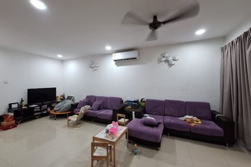 Bandar Puteri Puchong 2.5 storey 5 bedrooms 4 bathrooms fully furnished for rent