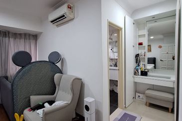 Bandar Puteri Puchong 2.5 storey 5 bedrooms 4 bathrooms fully furnished for rent