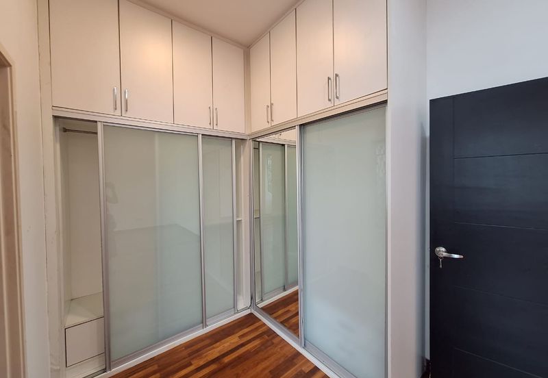 Bandar Puteri Puchong 2 storey 4 bedrooms 4 bathrooms semi furnished newly refurbished for RENT