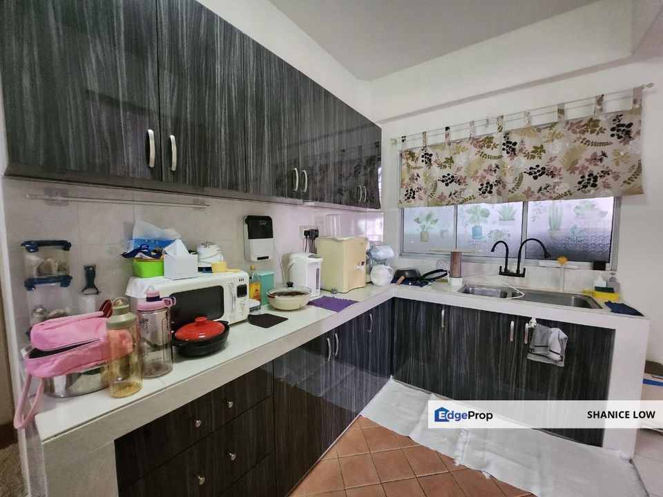 La Vista Condo Jalan Tempua Puchong Jaya Limited fully renovated 4 bedrooms 3 bathrooms 1 parking for Sale, Selangor, Puchong