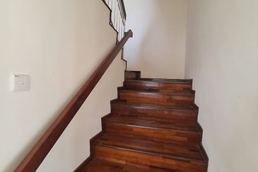 Bandar Puteri Puchong 2.5 storey End-lot land size 2962sf 5 bedrooms 4 bathrooms for Sale