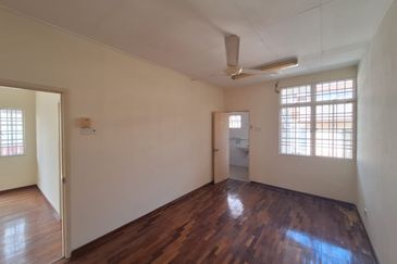 Bandar Puteri Puchong 2.5 storey End-lot land size 2962sf 5 bedrooms 4 bathrooms for Sale