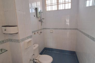 Bandar Puteri Puchong 2.5 storey End-lot land size 2962sf 5 bedrooms 4 bathrooms for Sale