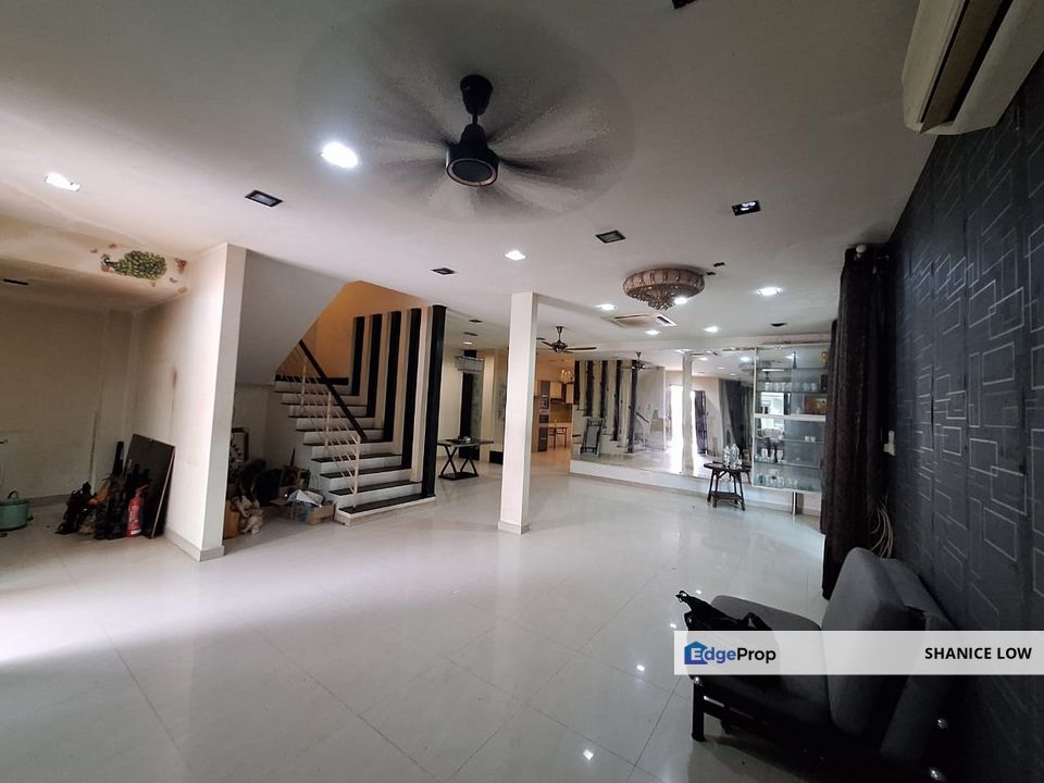 Taman AmanSari 18 Aman sari 18 Puchong Bandar Kinrara Semi-d 2.5 storey 3200sf 5+1 bedrooms 5 bathrooms renovated for SALE, Selangor, Bandar Kinrara Puchong