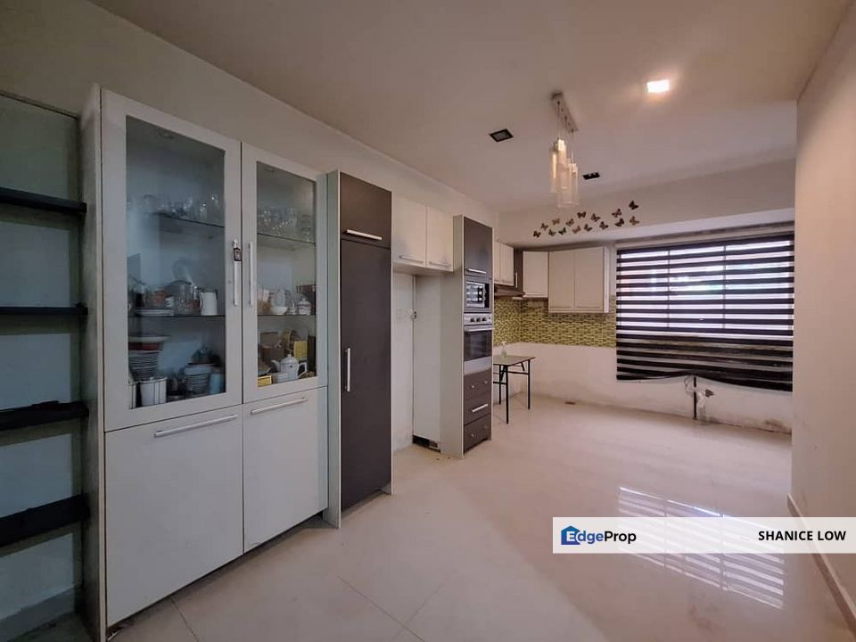 Taman AmanSari 18 Aman sari 18 Puchong Bandar Kinrara Semi-d 2.5 storey 3200sf 5+1 bedrooms 5 bathrooms renovated for SALE, Selangor, Bandar Kinrara Puchong