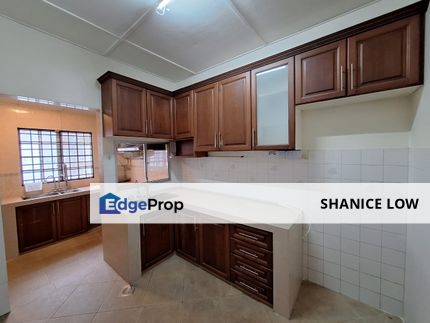 Bandar Puchong Jaya Jalan Kenari 2 storey 3rooms 2baths near LRT, Selangor, Puchong