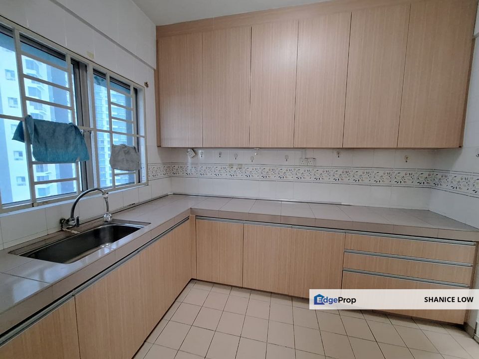 Casa Damansara Ss2 Pj 1043sf Corner 2parking 2plus1room 1store 2baths , Selangor, Petaling Jaya