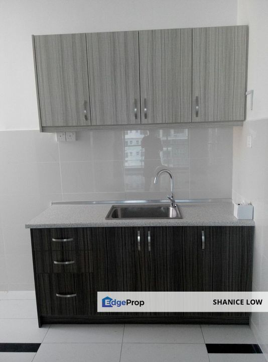Skypod Residences 881sf 2rooms 2baths 2parking side by side semi furnished for Rent, Selangor, Puchong