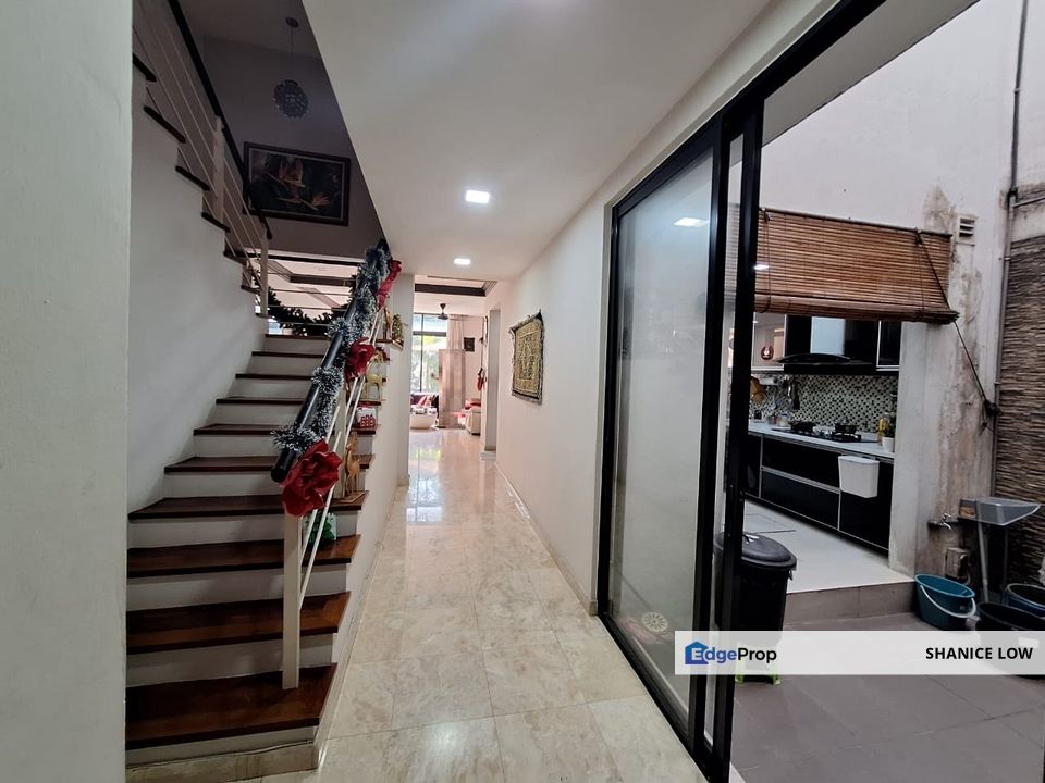 Lake Edge 2.5sty Superlink 4plus1rooms 5baths ample parking for Sale, Selangor, Puchong