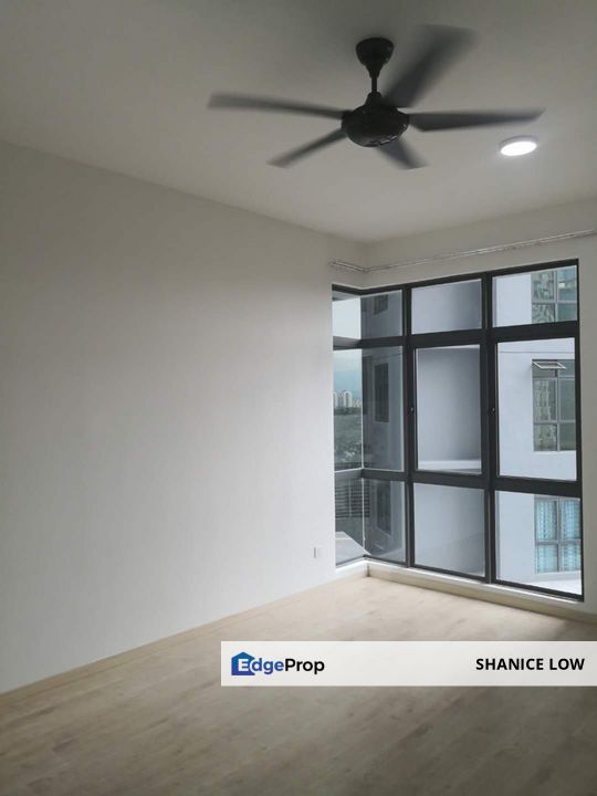 The Henge Kepong 1300sf Corner unit 3+1 bedrooms 2 bathrooms 2 side by side parking near lift for Sale, Kuala Lumpur, Kepong