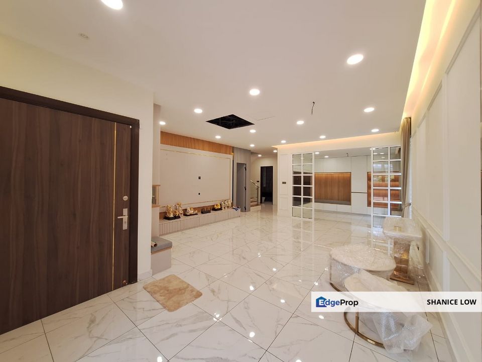 Skyville Bandar Puchong Jaya 2.5 storey Semi-d fully renovated and extended 4800sf for SALE, Selangor, Bandar Kinrara Puchong