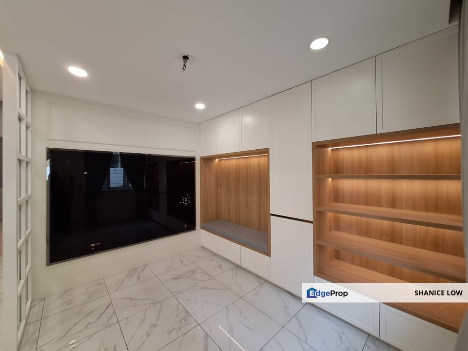 Skyville Bandar Puchong Jaya 2.5 storey Semi-d fully renovated and extended 4800sf for SALE, Selangor, Bandar Kinrara Puchong