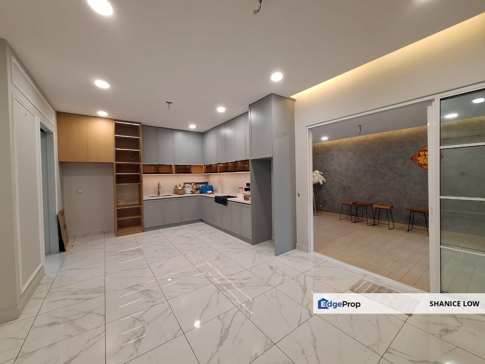 Skyville Bandar Puchong Jaya 2.5 storey Semi-d fully renovated and extended 4800sf for SALE, Selangor, Bandar Kinrara Puchong