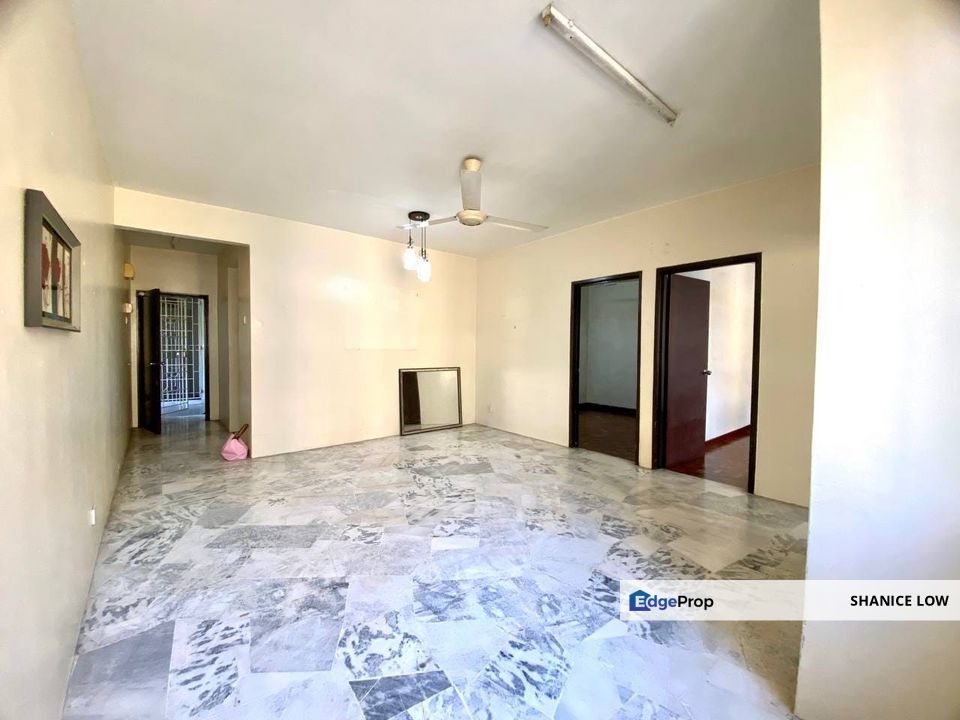 Semarak Apartment Jalan Wawasan Bandar Puteri Puchong 750sf 3rooms 2bathrooms 1 parking for Sale, Selangor, Puchong