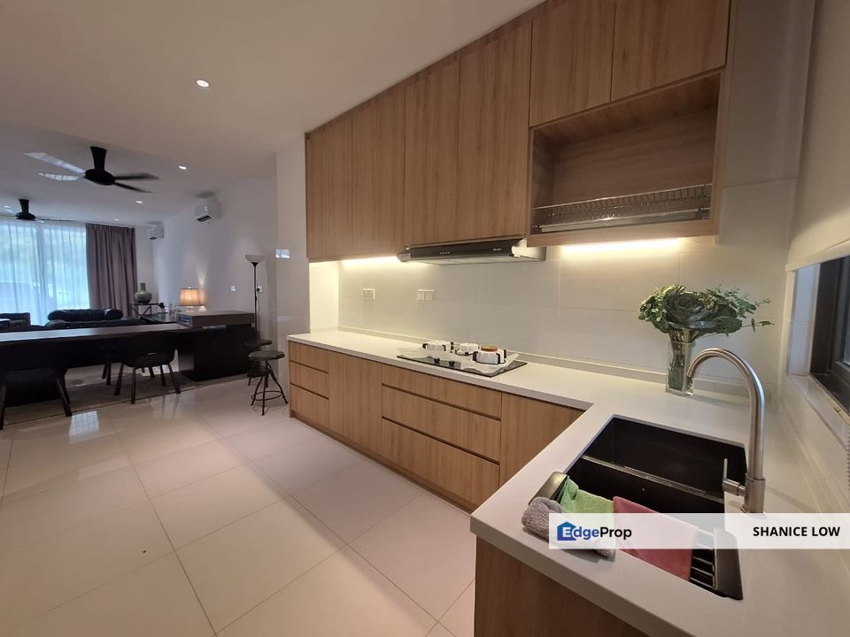 Taman Legenda Puchong 2.5sty furnished 4rooms 4baths near LRT for Rent, Selangor, Puchong