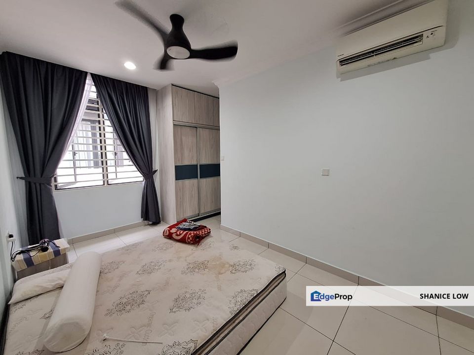 Taman Legenda Puchong 3 sty N-lot 3500sf 6rooms 6baths near LRT for Sale, Selangor, Puchong