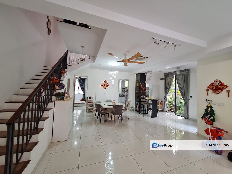 Taman Legenda Puchong 3 sty N-lot 3500sf 6rooms 6baths near LRT for Sale, Selangor, Puchong