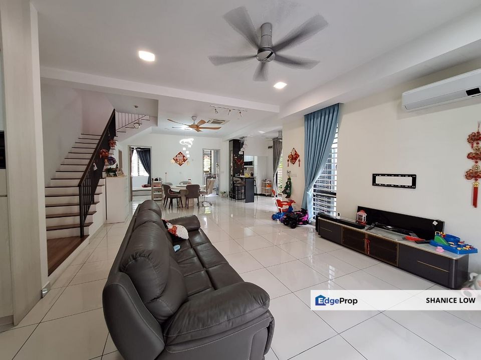 Taman Legenda Puchong 3 sty N-lot 3500sf 6rooms 6baths near LRT for Sale, Selangor, Puchong