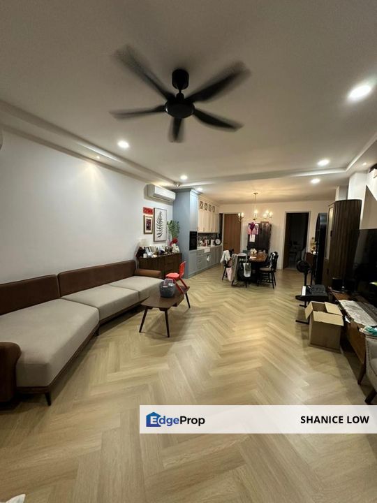 Taman Legenda Puchong 3 sty End-lot 3163sf 5rooms 4baths near LRT Sale, Selangor, Puchong