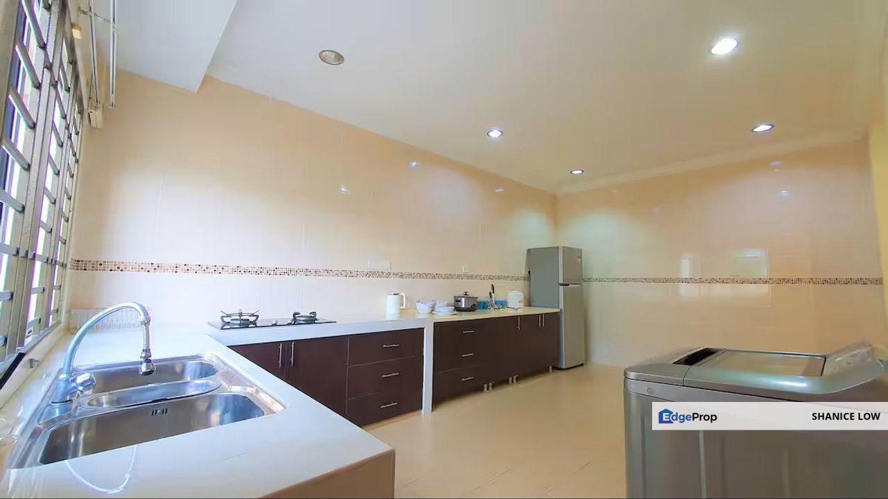 Bandar Bukit Puchong 2 Puchong 2 storey Semi-d 3400sf 6 bedrooms fully extended and renovated for Sale, Selangor, Puchong