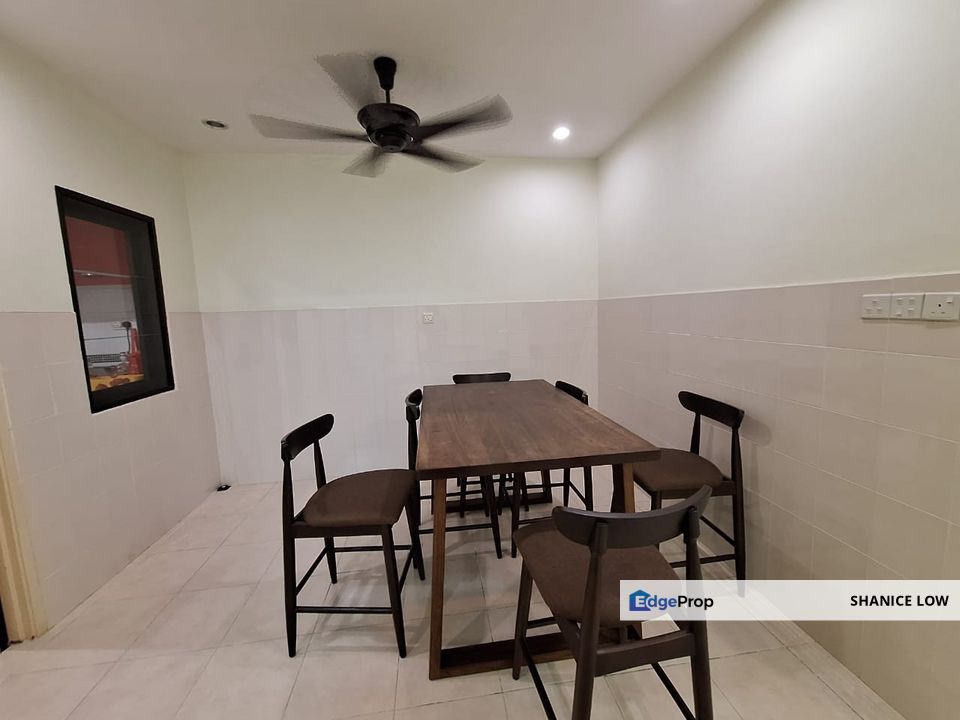 Taman Puchong Hartamas Kim Crest PH 1 2.5 storey fully extended and renovated for Sale, Selangor, Puchong