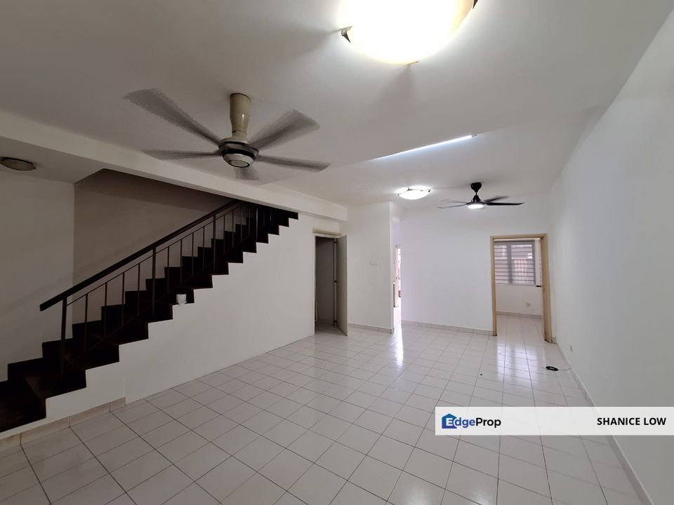 Taman Puchong Hartamas 2sty 18x65 4rooms 3baths for Sale, Selangor, Puchong