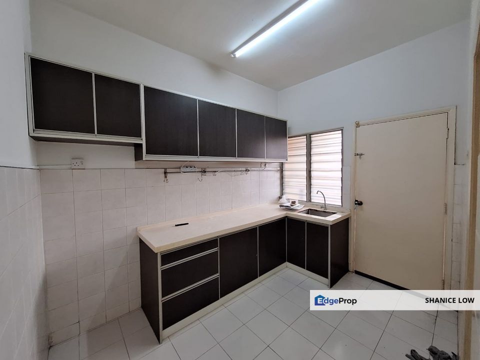 Taman Puchong Hartamas 2sty 18x65 4rooms 3baths for Sale, Selangor, Puchong