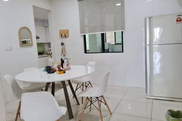 Papillon Desahill Condominium