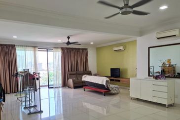 Papillon Desahill Condominium