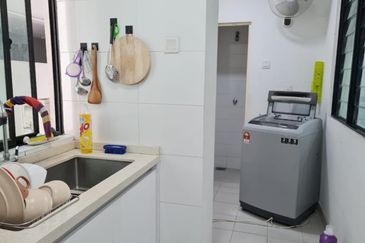 Papillon Desahill Condominium