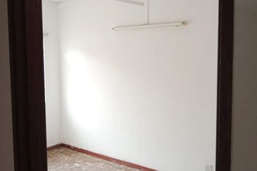 Taman Saujana Puchong