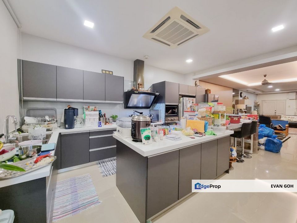 Bandar Nusaputra, Puchong South 2 Storey Terrace For Sale End Lot Renovated, Selangor, Puchong South